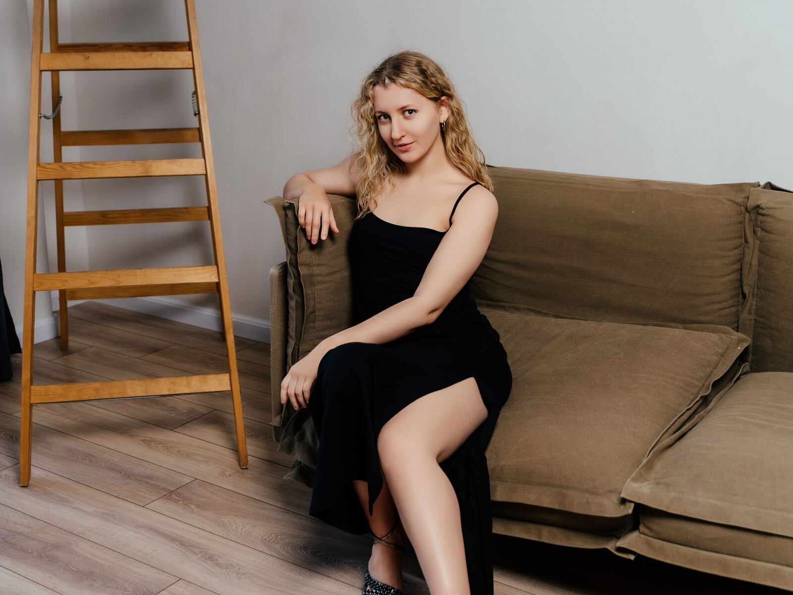 Live cam for JolynJoestar