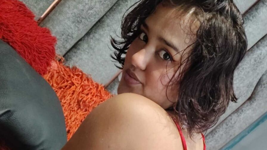 AdaCastillo's Live Nude Chat