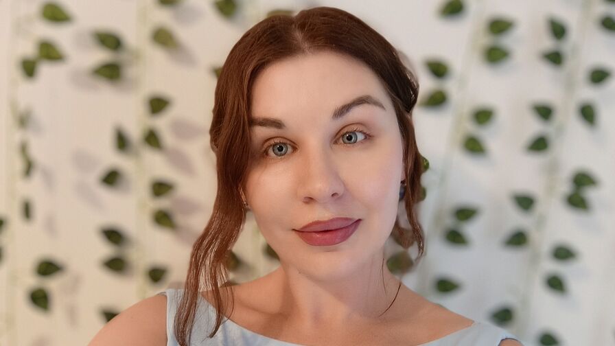 Watch AmikaSammy live on Fleur Mature