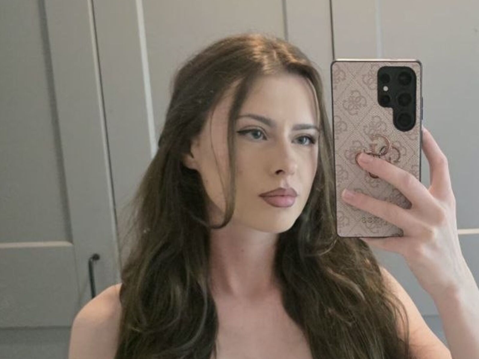 Live cam for PearlClaire