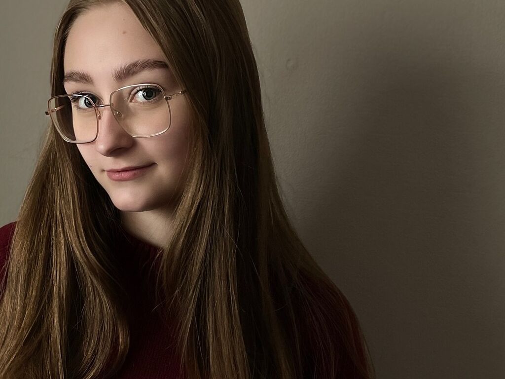 ErlindaKisch's live cam