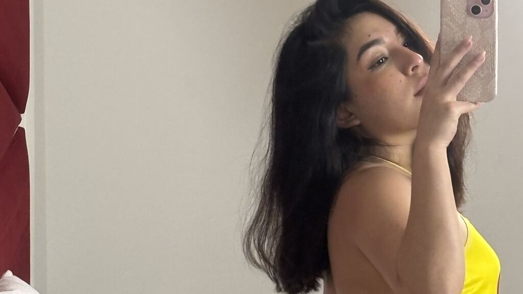 SilvyTaylor live cam model at LiveJasmin
