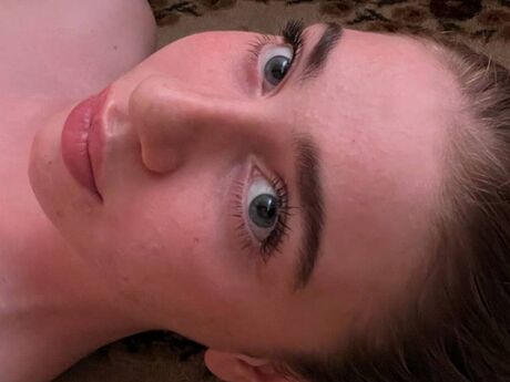 Chat with FlorenceClutter