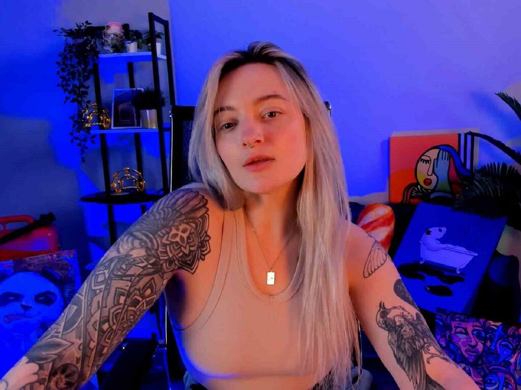 AlskaGrin Nude