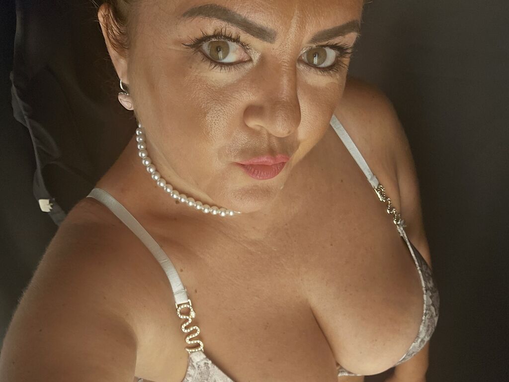 AngelaGreenEyes