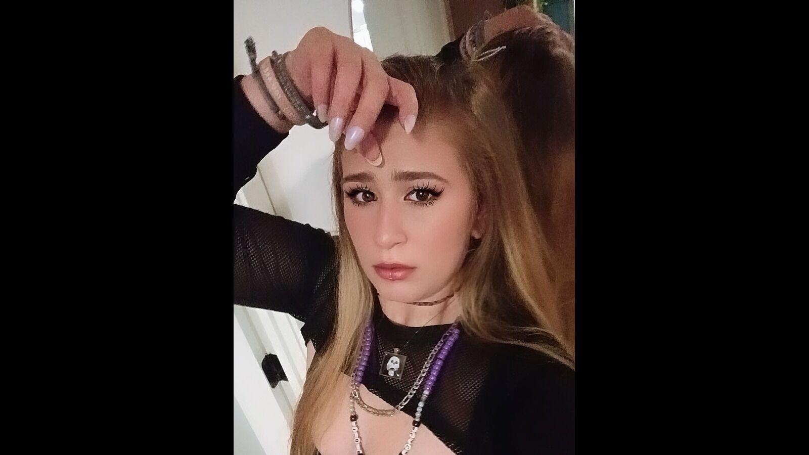 DelilahCalabrese erotic portrait