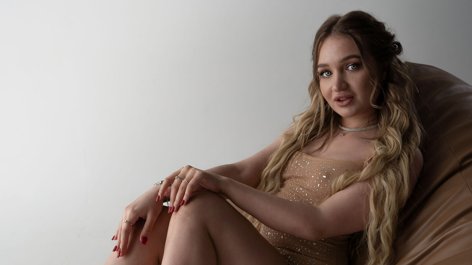 OliviaVoss glamour portrait