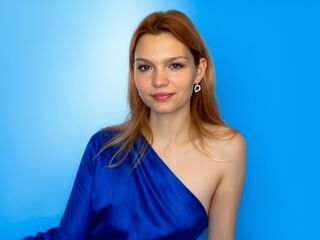 strip chat room BellaMarebelle