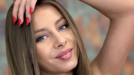 DefneAndra's chat room