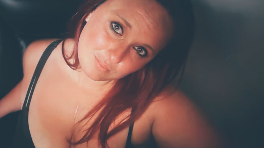 Watch AmiahMonroe live on Live Cam Index