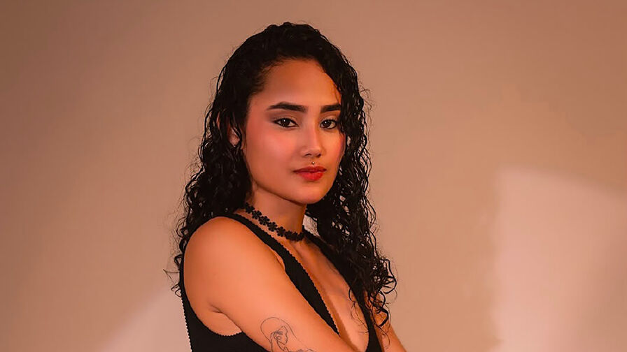 Watch ZelynNoir live on shemalefreeporn.net
