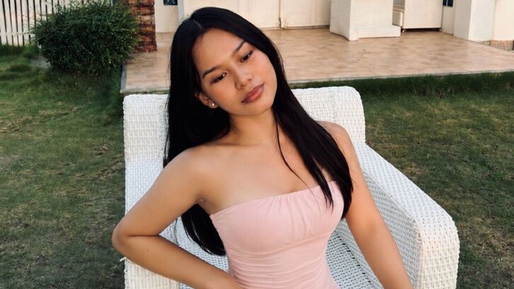 AdellaSanchez live webcam show