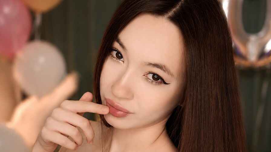 Watch MiyaBloom live on Sex Girls Blend