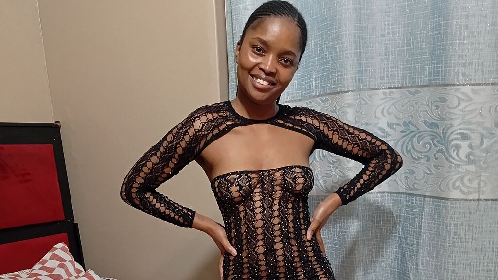 Watch DaniellaHove live on cam on LiveJasmin