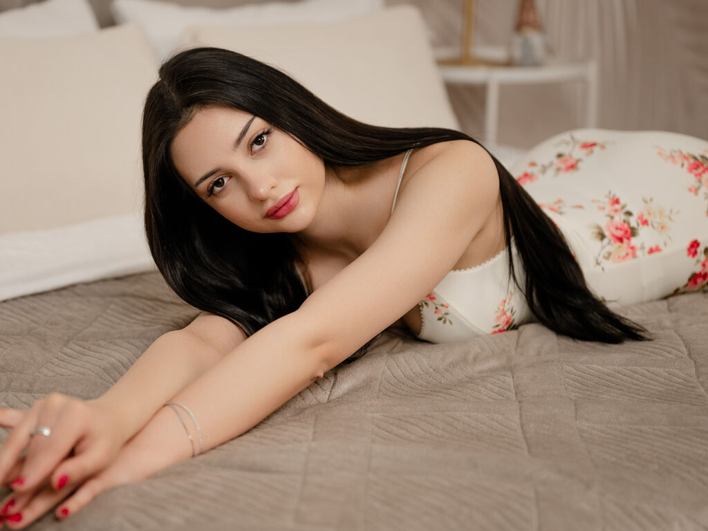 HaileyBriks live streaming girl cam