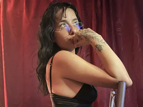 Chat with AnieMurphy