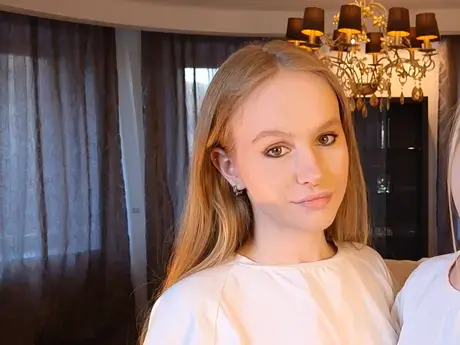 Chat with EllaAndOdelyna