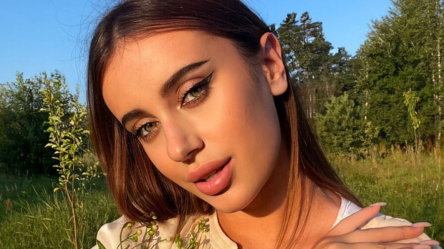 Watch StacyLacy live on Fleur Mature