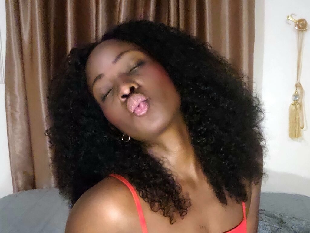 LuluWilde webcam model profile image