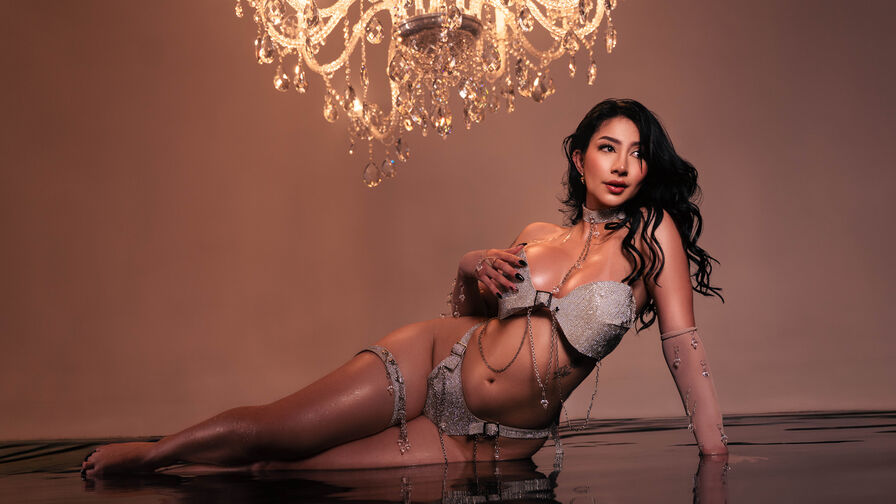 Watch LiaWells on CoolMagazineOnline.com
