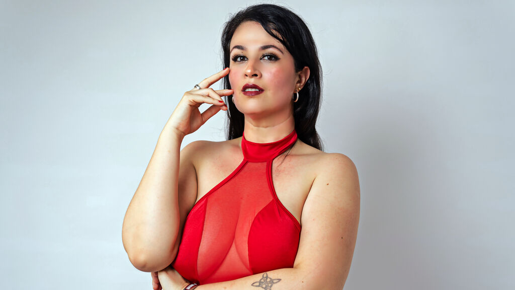 CarolinnaSaenz cover