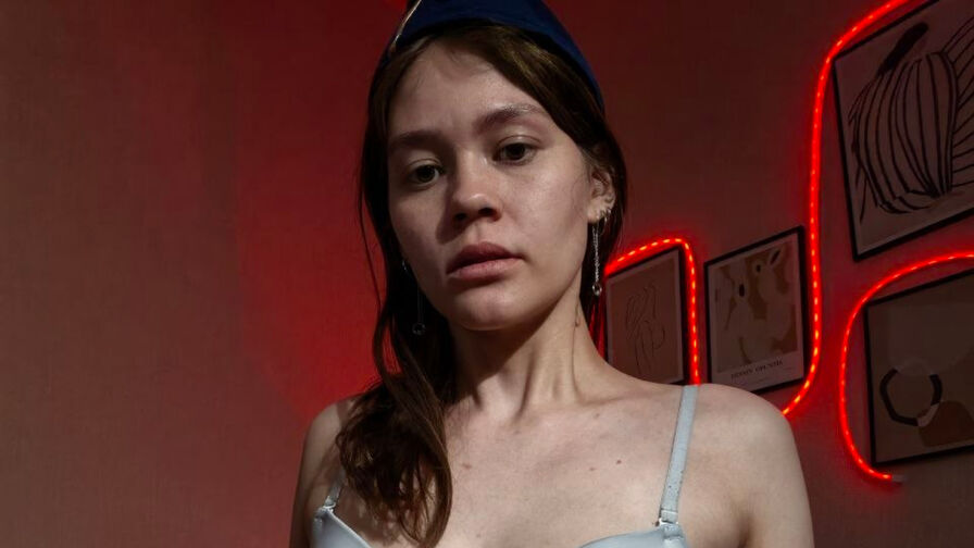 Watch EleanoreCrowers on RecordedMilf.com