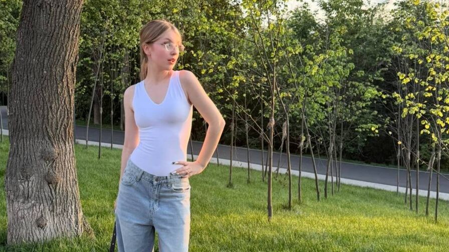 TammeraMahomes Amateur Masturbating