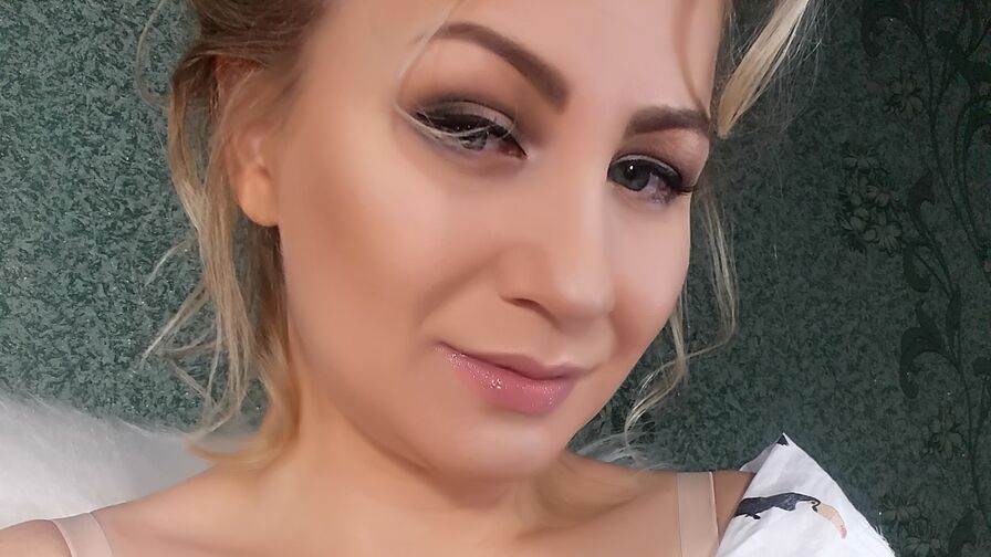 Discover ViktoriaQuince VIP show