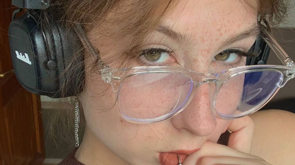 MayaYam live cam model at LiveJasmin