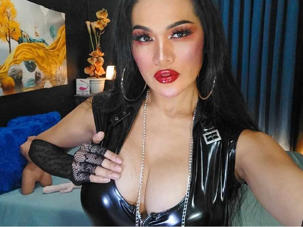 SonyaMarcova trans webcam room image