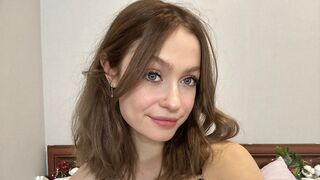 EllisGreys's LiveJasmin show and profile