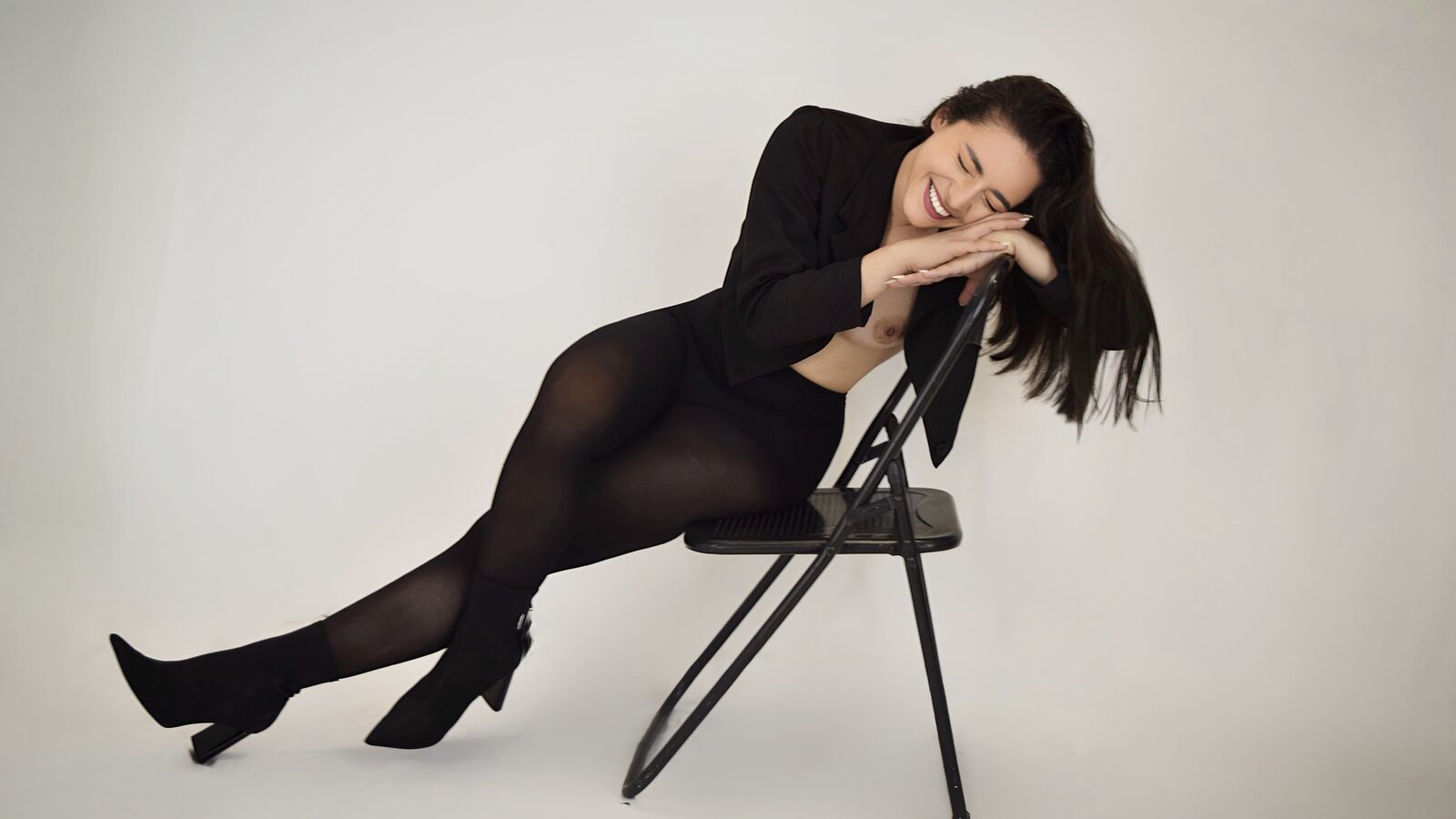 VioletaPaul glamour portrait