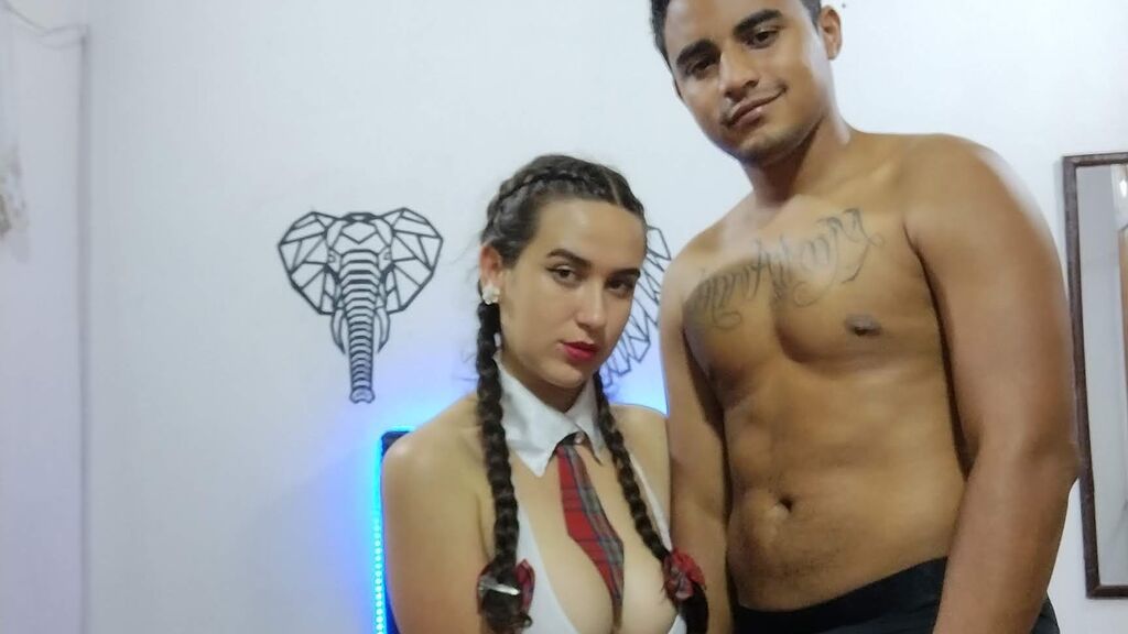 Sex chat gratuit in direct cu AshAndJack pe LiveJasmin