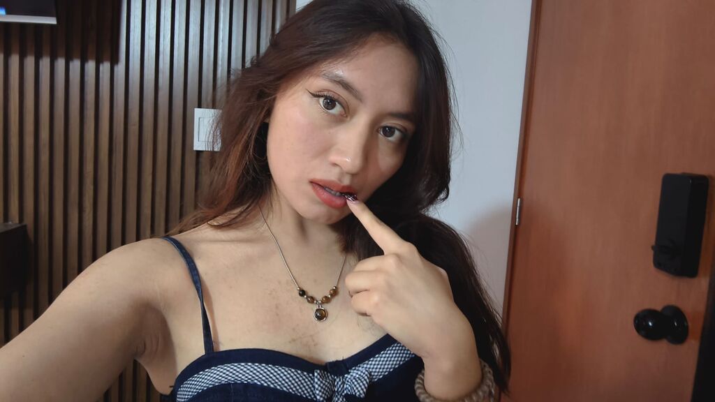 Live Chat with TeonaWeir on LiveJasmin