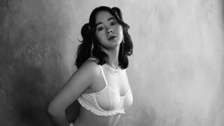 Free Nude AislyFollin