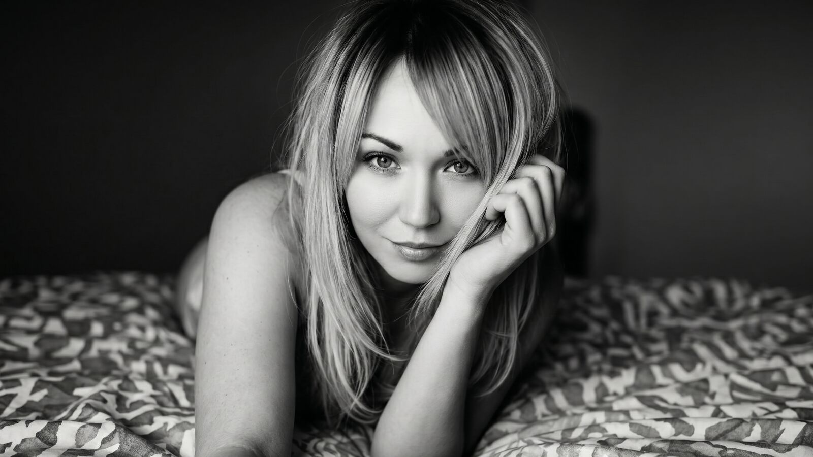 LunaLawrence glamour portrait