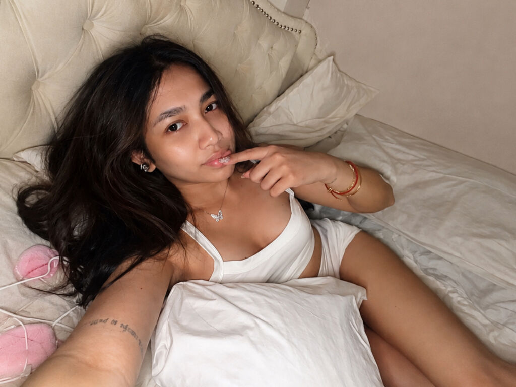 Agirlfrommars online cam profile picture
