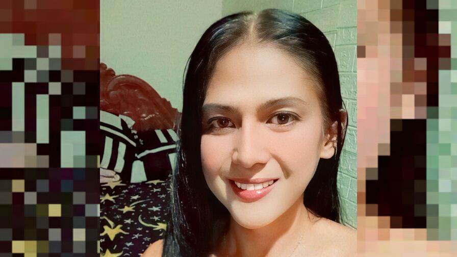 Mayie live cam model