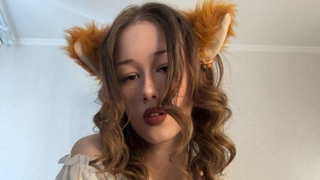 AccaBuckley live cam model at LiveJasmin
