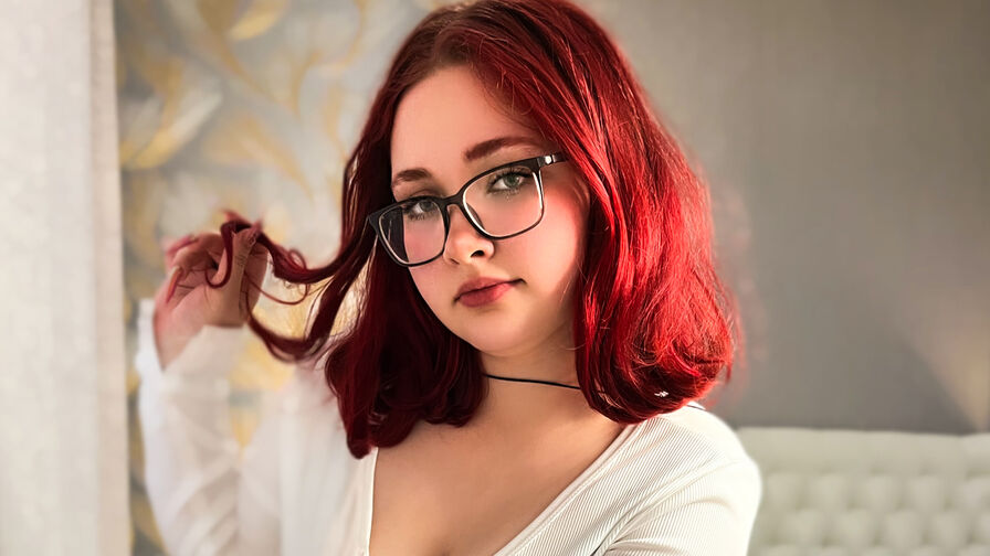Watch MaddyGrant live on shemalefreeporn.net