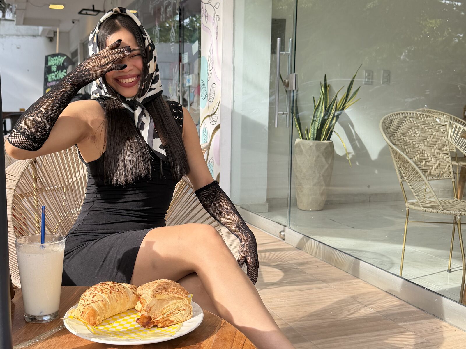 Live cam for DarlaDanger