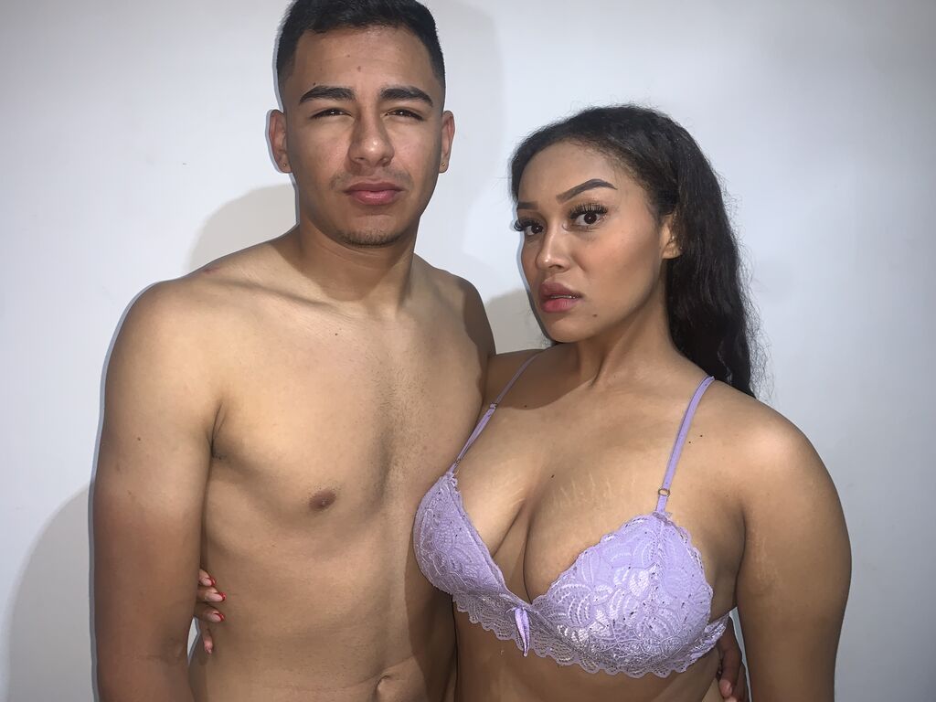 CharlyAndCamyla webcam model profile image