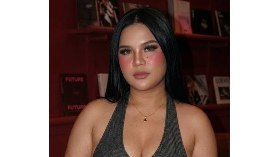 View LavianaAverya Naked Private