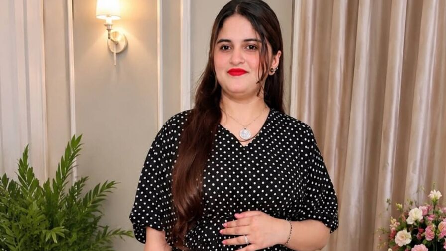 DiyaRoy Amateur Masturbating