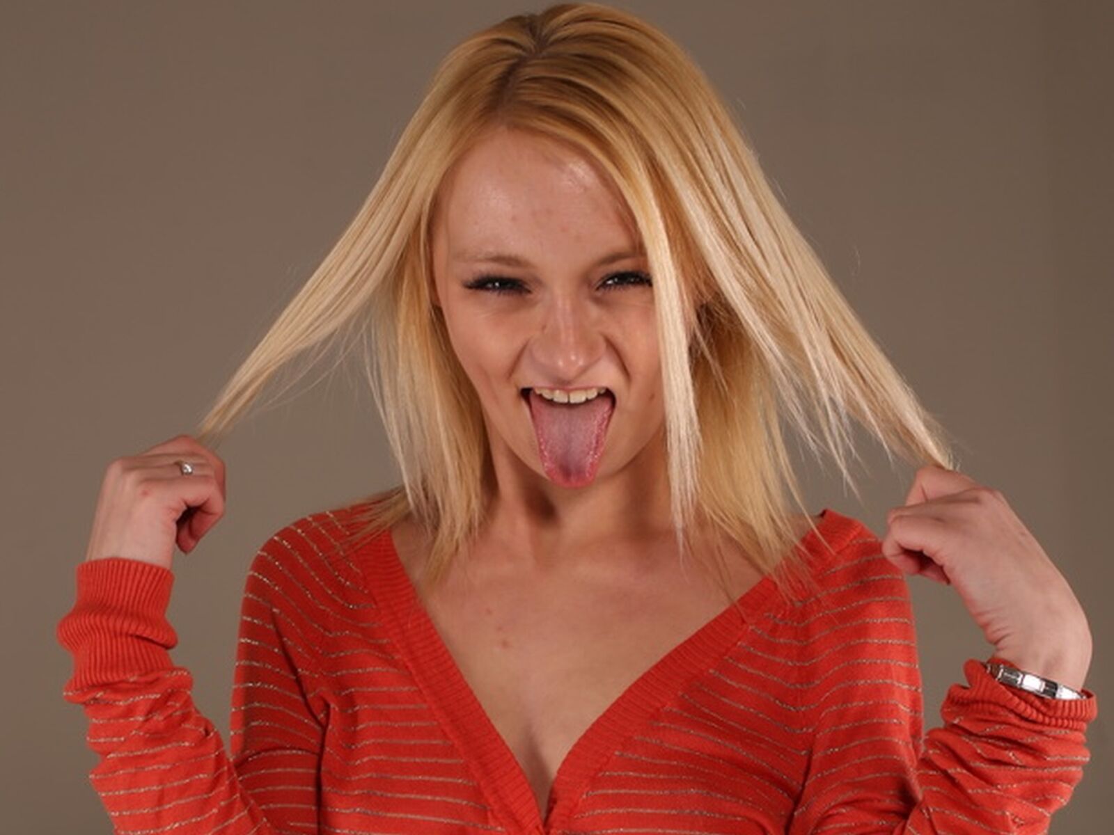 Live cam for ChelseaWilds