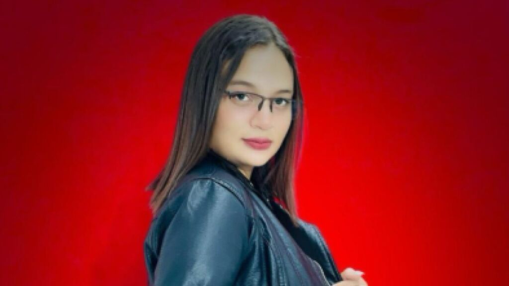 Watch VictoriaPaez live on cam on LiveJasmin