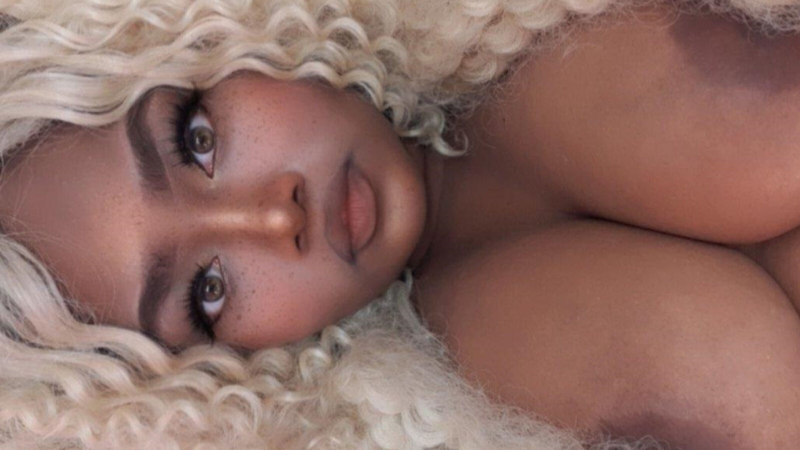BarbieThiara glamour portrait