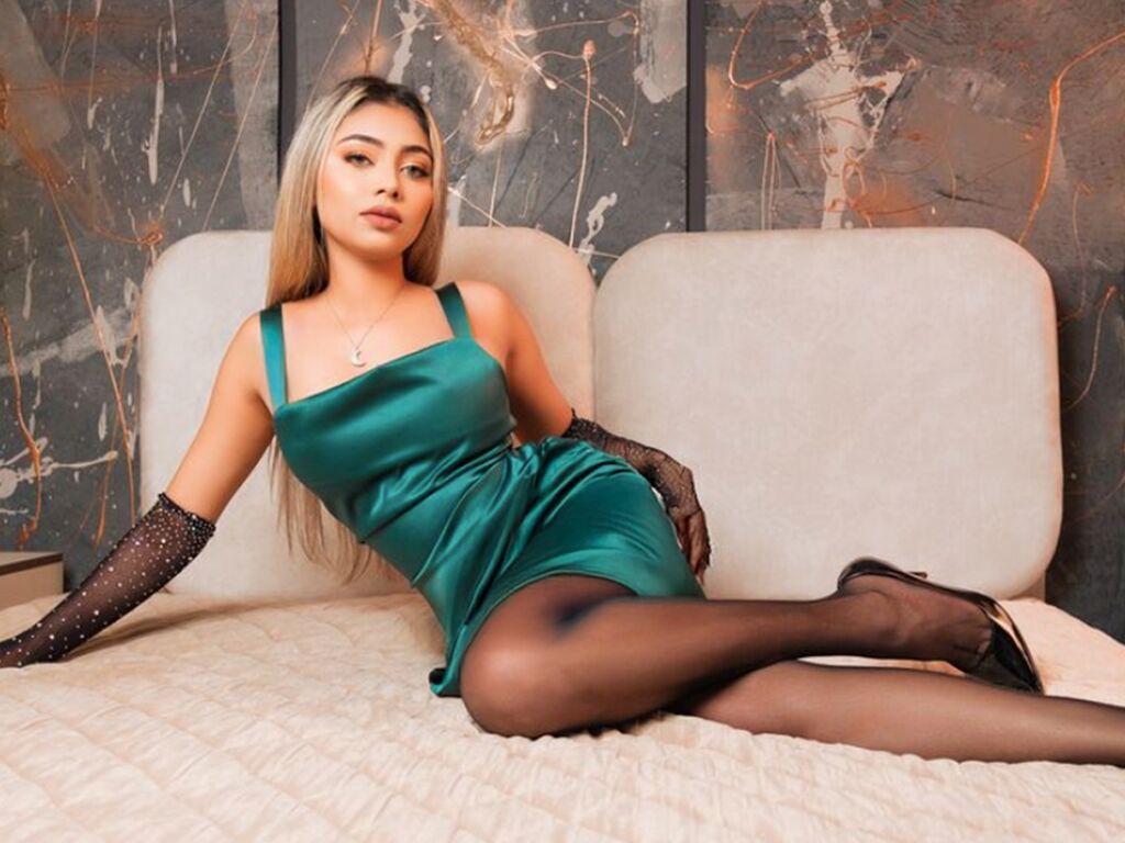 AlessandraMonet Nude