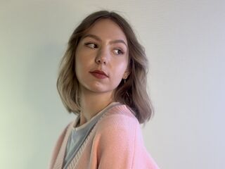 Webcam model FeyKalandina from LiveJasmin