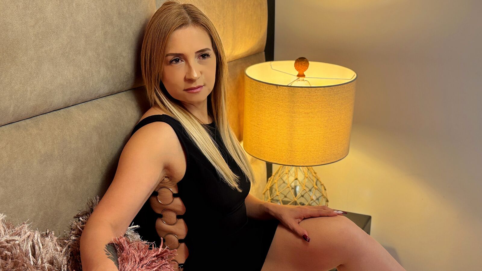 LuzVegga erotic portrait
